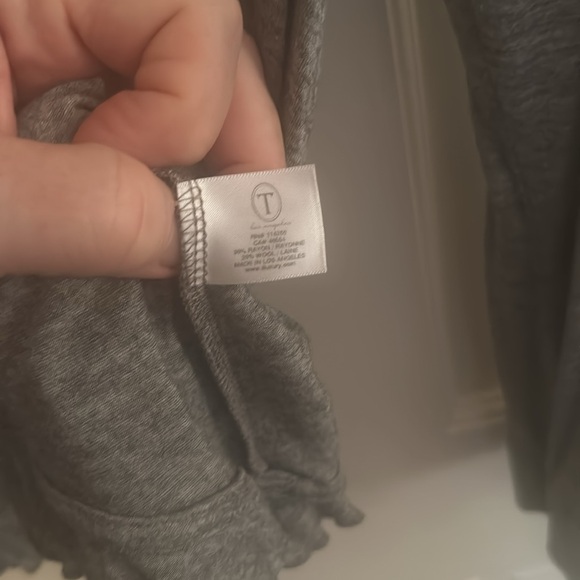 Blouse. Ruffled back bottom - Picture 5 of 5